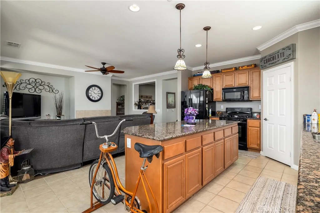 26112 Palm Breeze Lane, Menifee, California 92586 home-pic-23