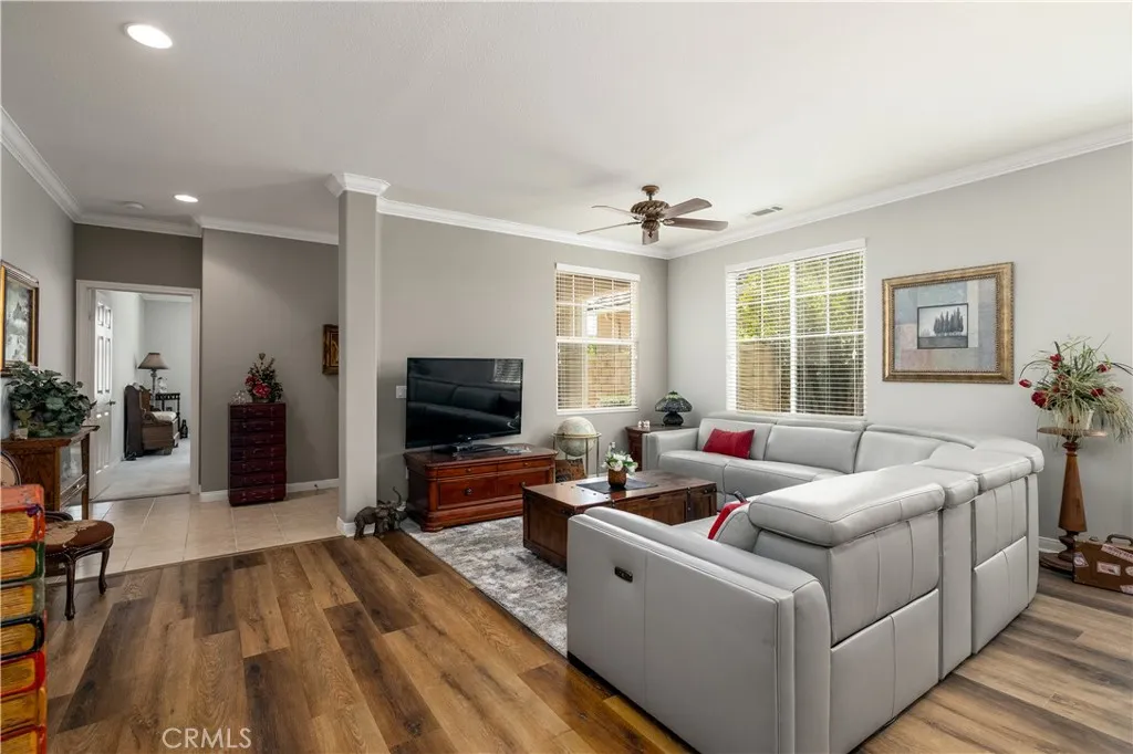 26112 Palm Breeze Lane, Menifee, California 92586 home-pic-10