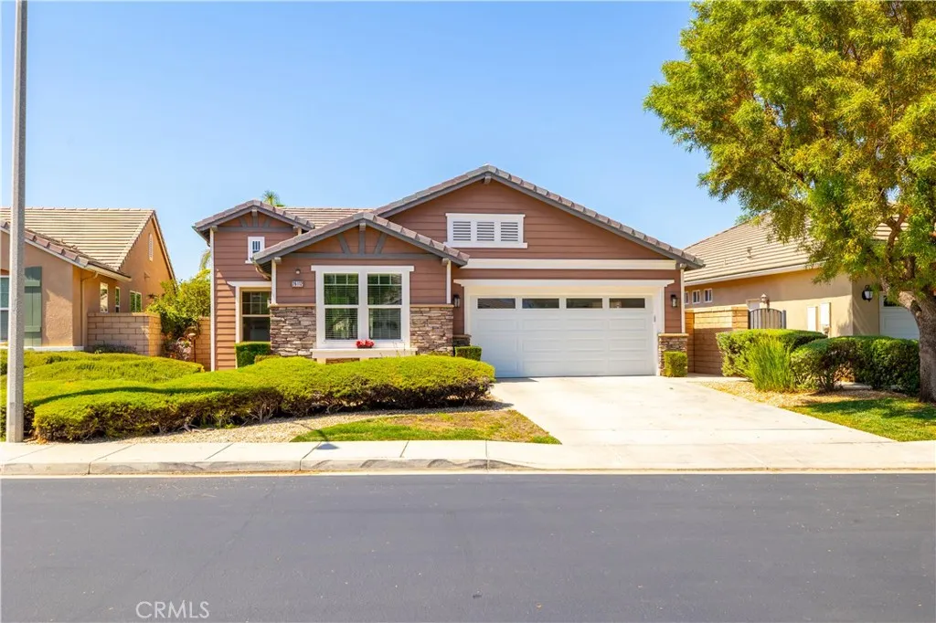 26112 Palm Breeze Lane, Menifee, California 92586 home-pic-1