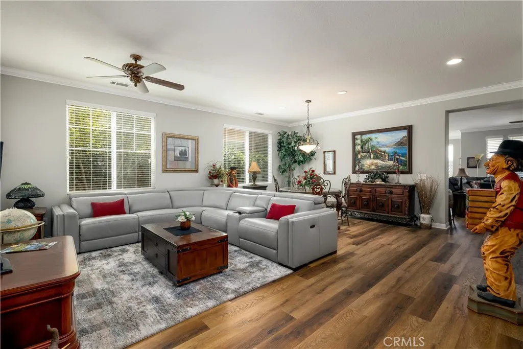 26112 Palm Breeze Lane, Menifee, California 92586 home-pic-11