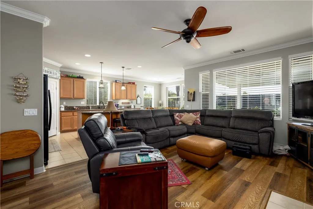 26112 Palm Breeze Lane, Menifee, California 92586 home-pic-18