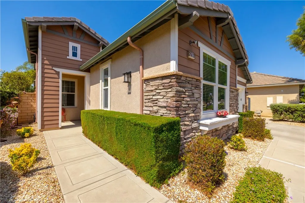 26112 Palm Breeze Lane, Menifee, California 92586 home-pic-6