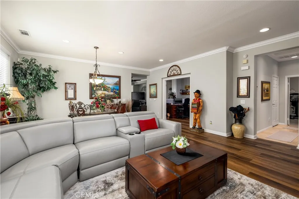 26112 Palm Breeze Lane, Menifee, California 92586 home-pic-16