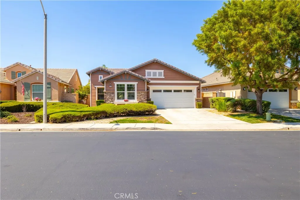 26112 Palm Breeze Lane, Menifee, California 92586 home-pic-2