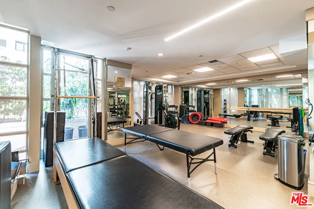 10580 Wilshire Boulevard 14, Los Angeles, California 90024 home-pic-27