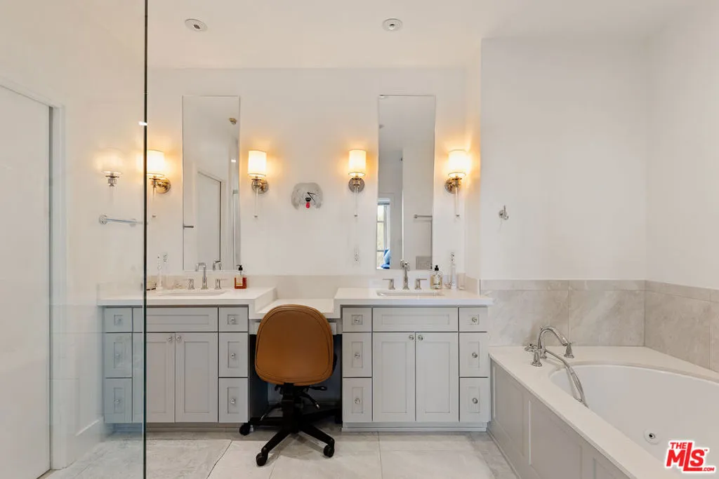 10580 Wilshire Boulevard 14, Los Angeles, California 90024 home-pic-9