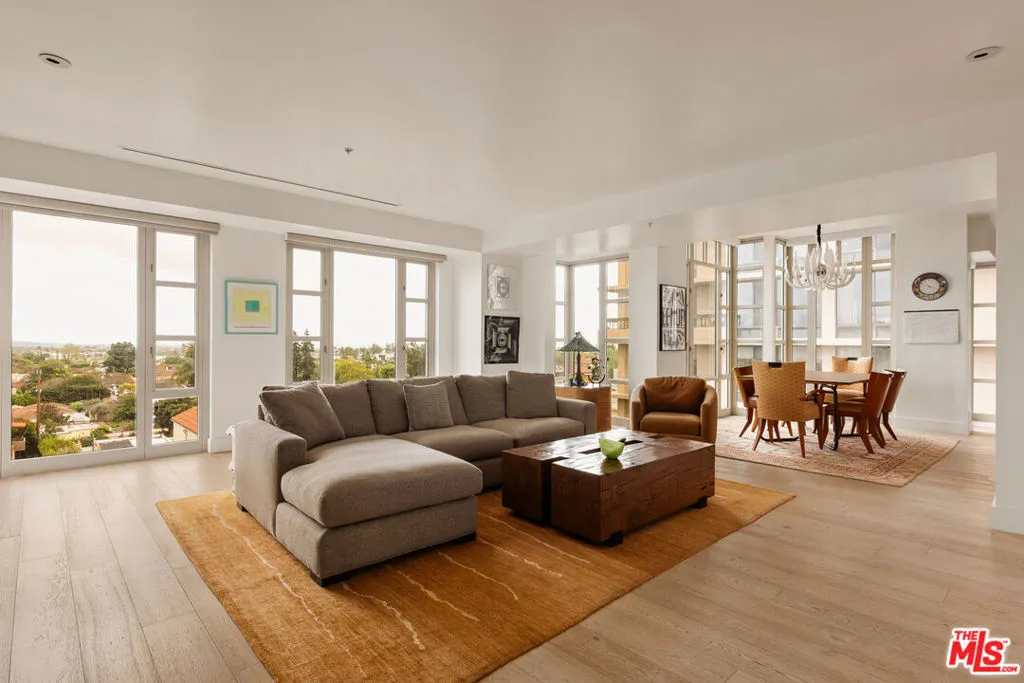 10580 Wilshire Boulevard 14, Los Angeles, California 90024 home-pic-3