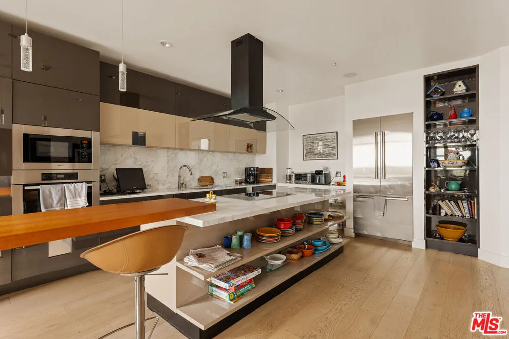 10580 Wilshire Boulevard 14, Los Angeles, California 90024 home-pic-17