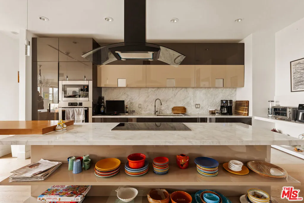 10580 Wilshire Boulevard 14, Los Angeles, California 90024 home-pic-16