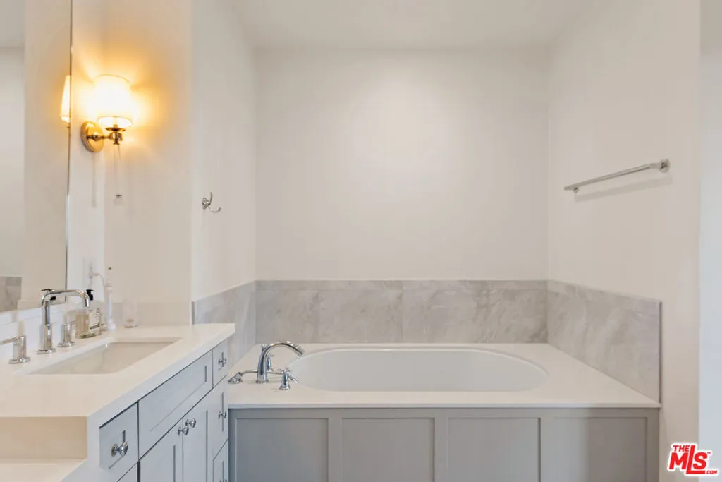 10580 Wilshire Boulevard 14, Los Angeles, California 90024 home-pic-10