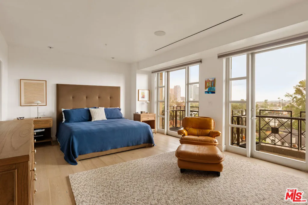 10580 Wilshire Boulevard 14, Los Angeles, California 90024 home-pic-6