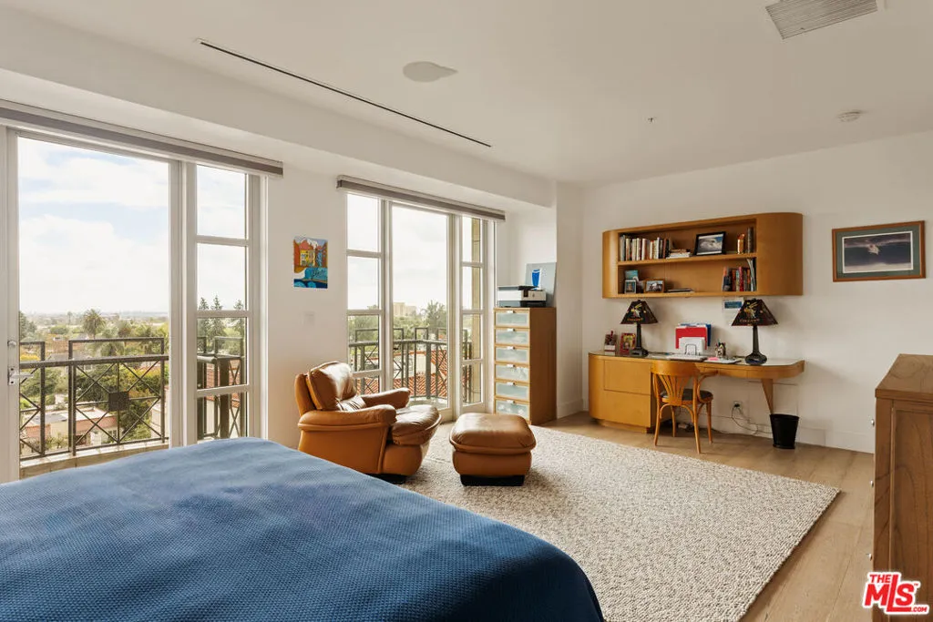 10580 Wilshire Boulevard 14, Los Angeles, California 90024 home-pic-8