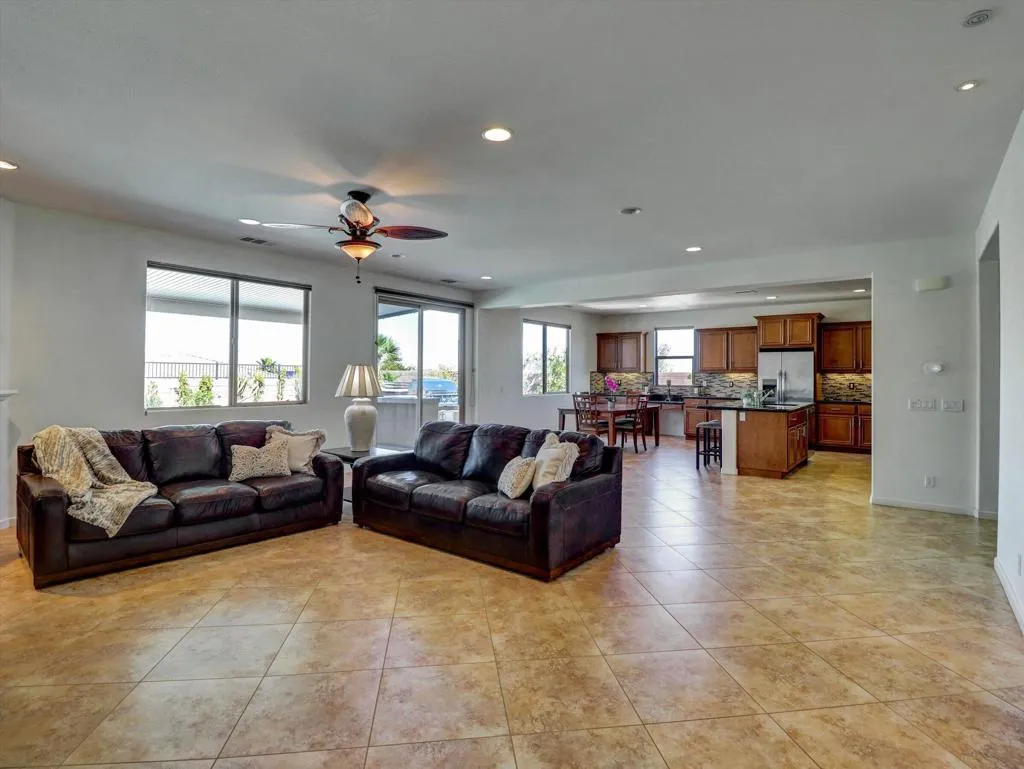 73754 Kandinsky Way, Palm Desert, California 92211 home-pic-14