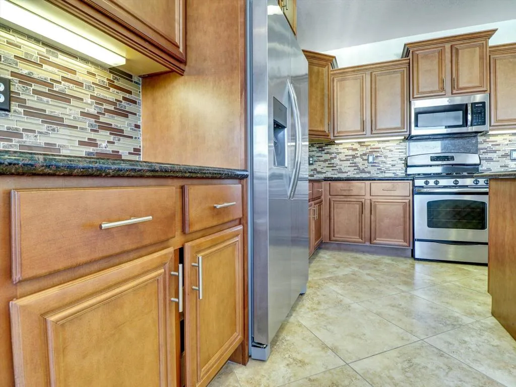 73754 Kandinsky Way, Palm Desert, California 92211 home-pic-18