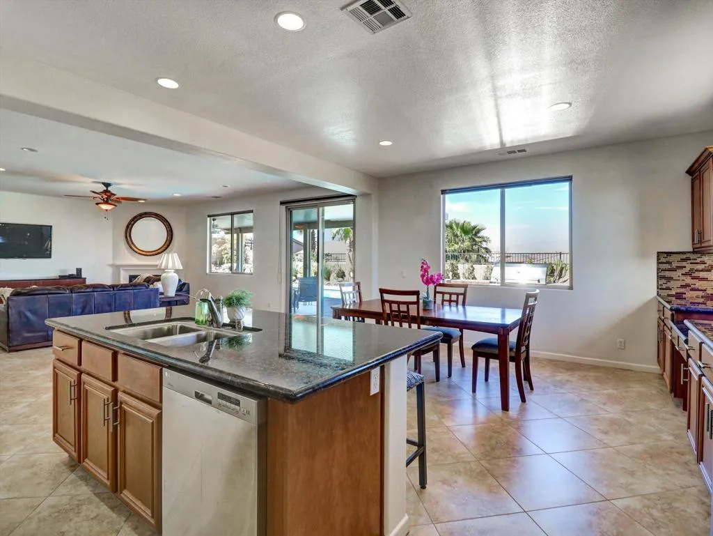 73754 Kandinsky Way, Palm Desert, California 92211 home-pic-17