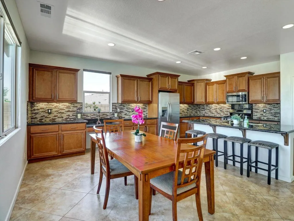 73754 Kandinsky Way, Palm Desert, California 92211 home-pic-3