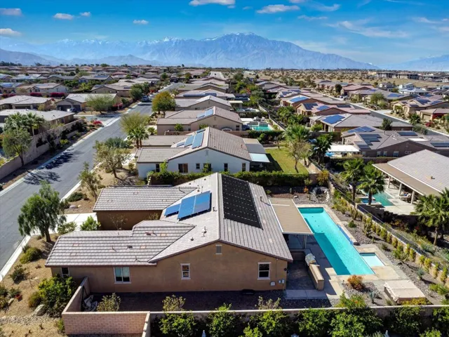 House & Pool