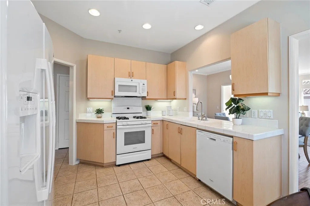 21464 San Bernardo, Mission Viejo, California 92692 home-pic-13
