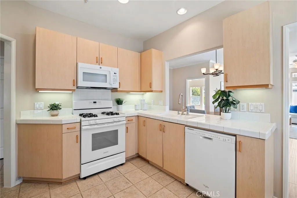 21464 San Bernardo, Mission Viejo, California 92692 home-pic-15