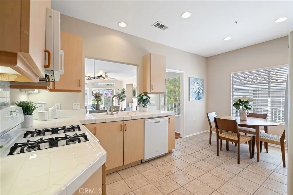 21464 San Bernardo, Mission Viejo, California 92692 home-pic-16
