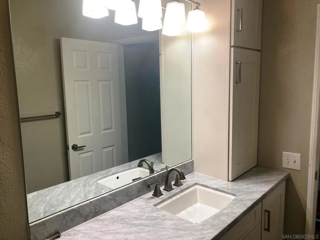 750 State St 216, San Diego, California 92101 home-pic-11