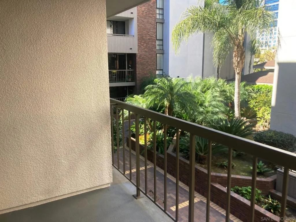 750 State St 216, San Diego, California 92101 home-pic-12