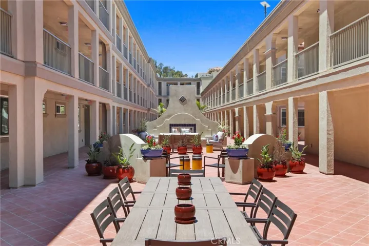 Common Area - Courtyard