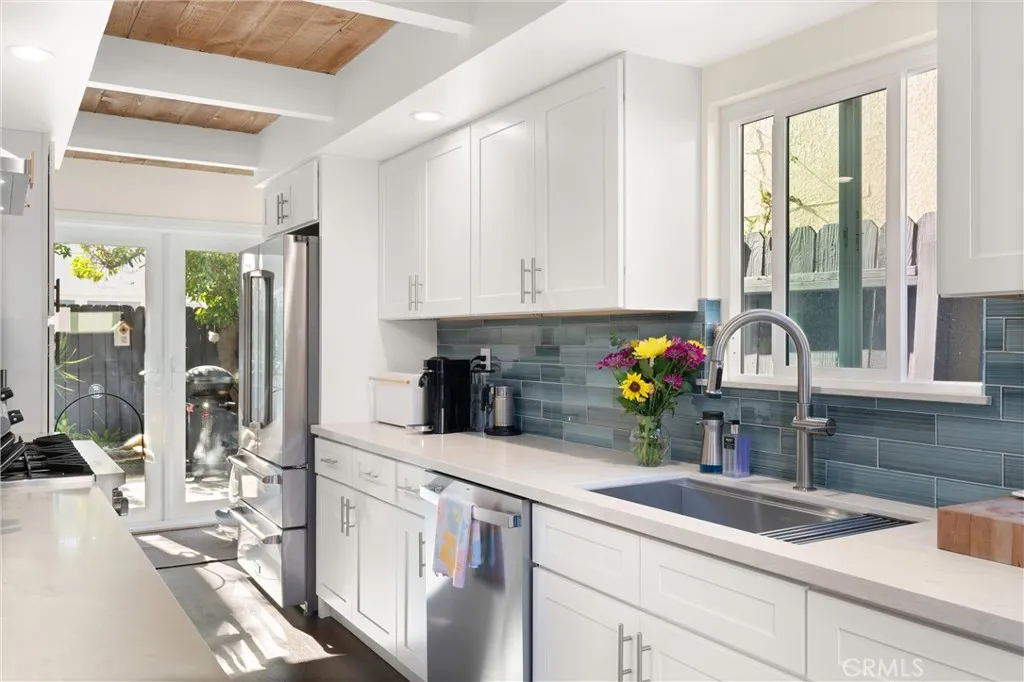327 62nd Street, Newport Beach, California 92663 home-pic-4