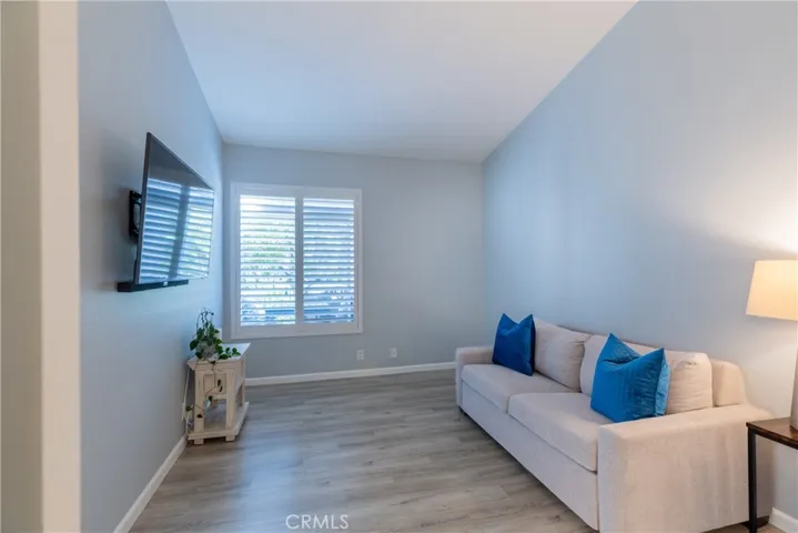 Second bedroom suite