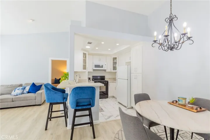 Dining area and breakfast bar