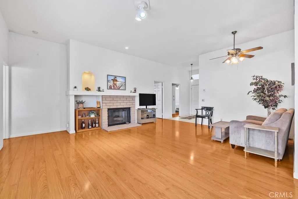 2582 Alegre, Hemet, California 92545 home-pic-10