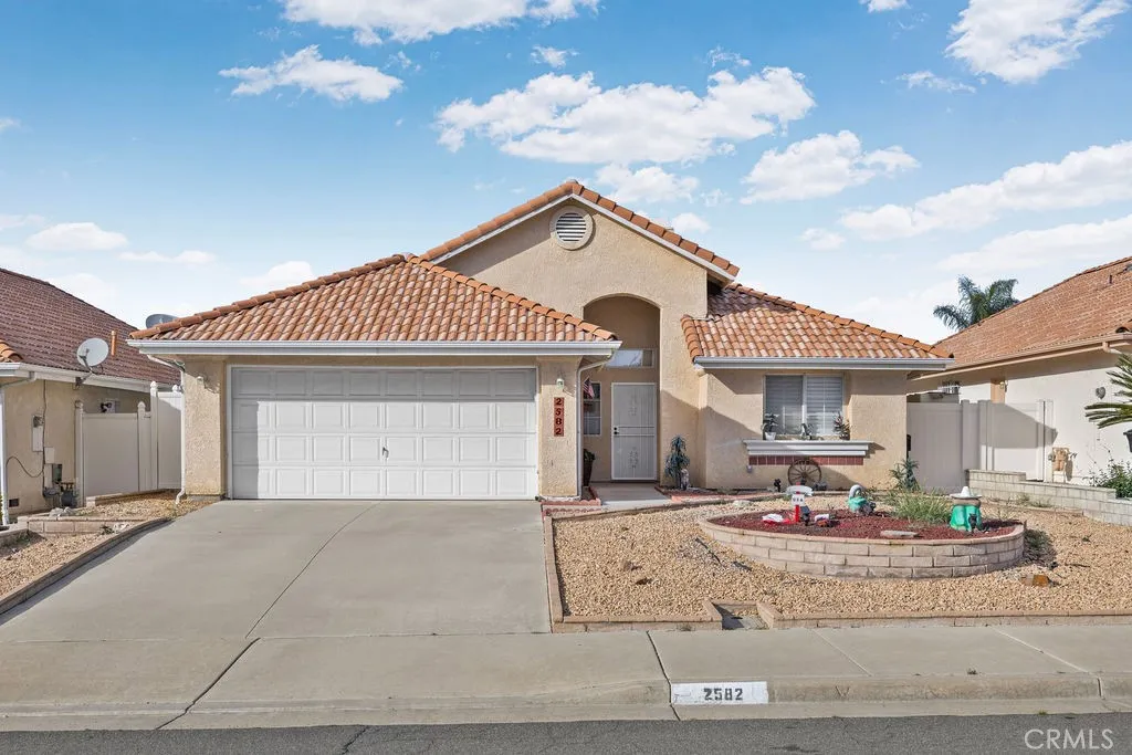 2582 Alegre, Hemet, California 92545 home-pic-1