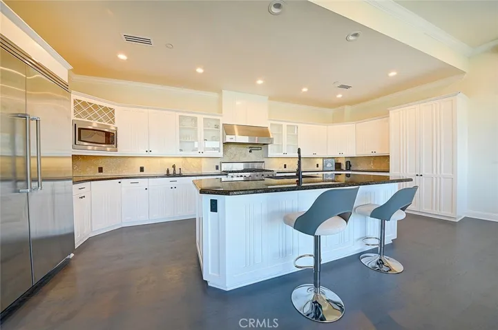 3952 Oakfield Drive, Sherman Oaks, California 91423