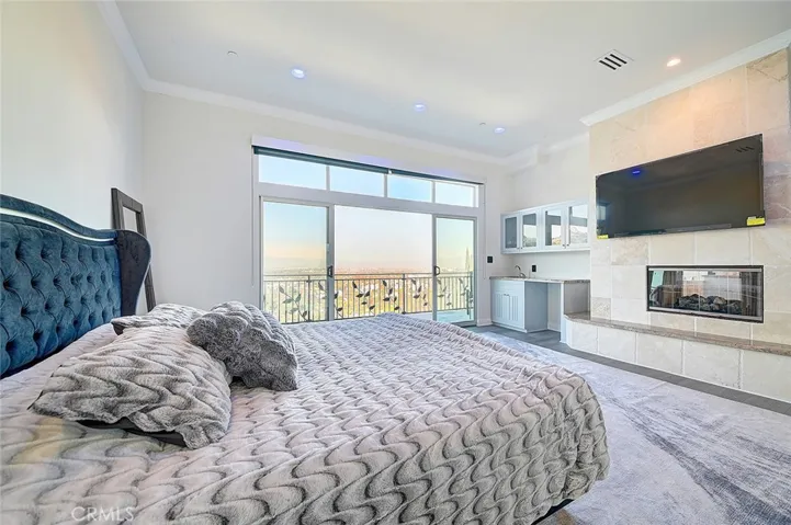 3952 Oakfield Drive, Sherman Oaks, California 91423