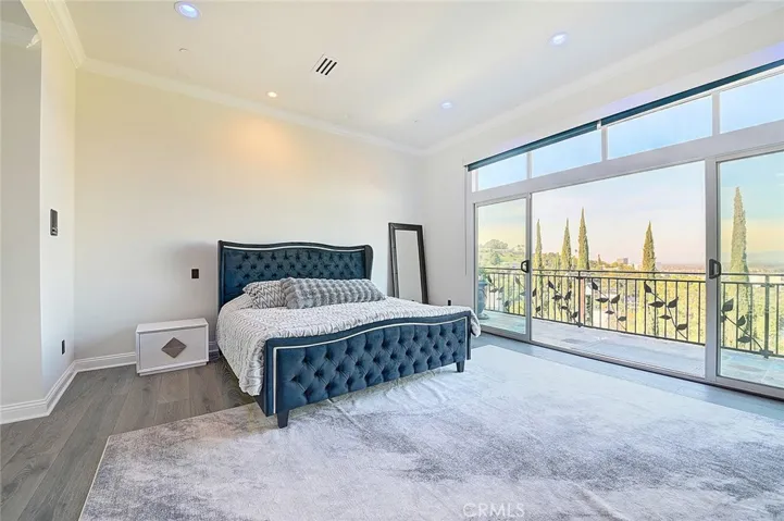 3952 Oakfield Drive, Sherman Oaks, California 91423