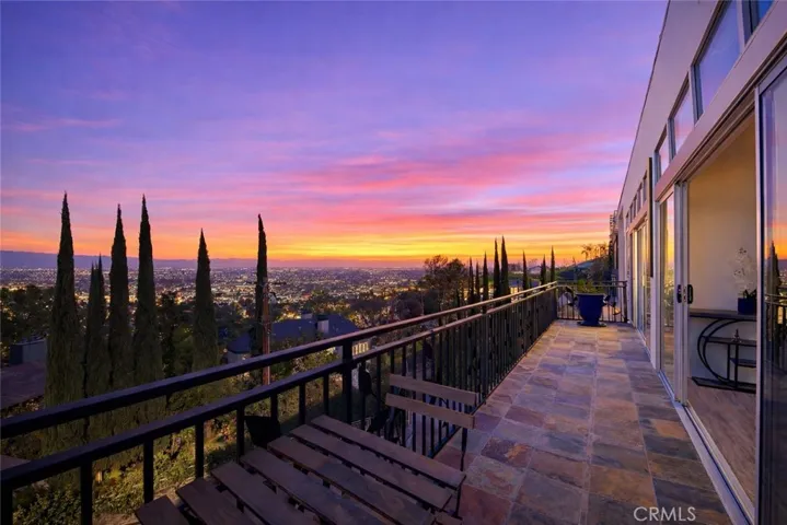 3952 Oakfield Drive, Sherman Oaks, California 91423