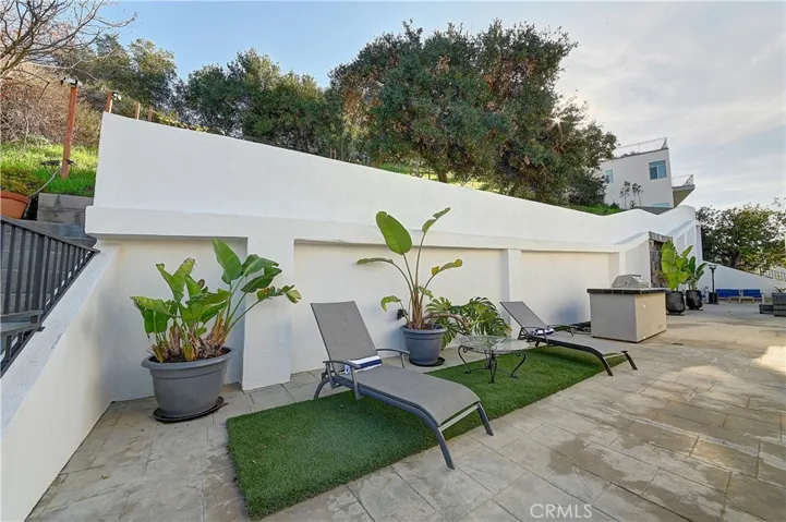 3952 Oakfield Drive, Sherman Oaks, California 91423