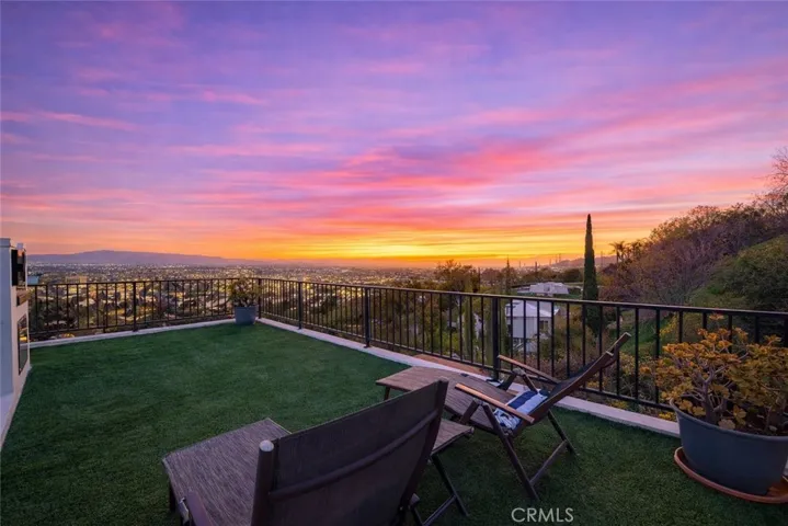 3952 Oakfield Drive, Sherman Oaks, California 91423