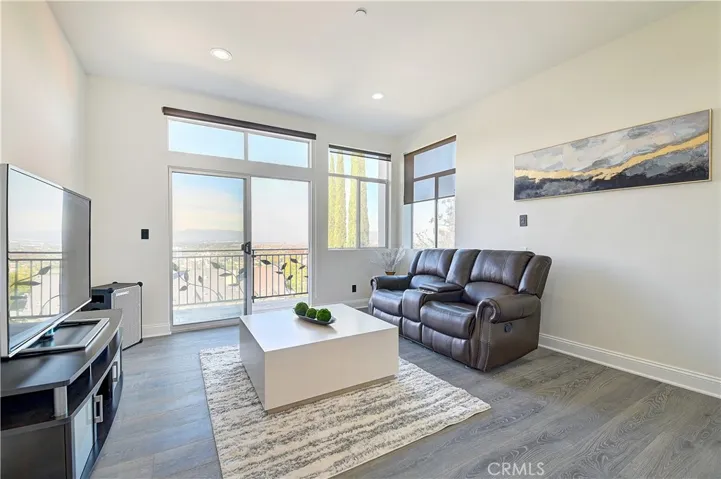 3952 Oakfield Drive, Sherman Oaks, California 91423