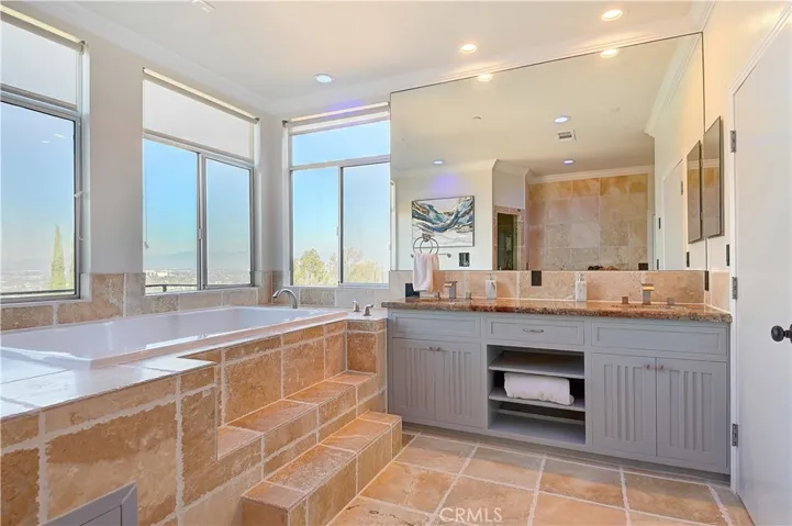 3952 Oakfield Drive, Sherman Oaks, California 91423