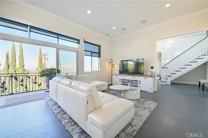 3952 Oakfield Drive, Sherman Oaks, California 91423