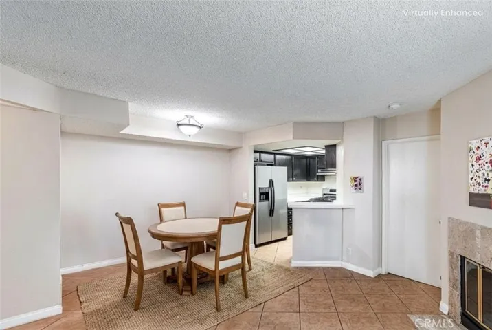 Virtually staged dining room