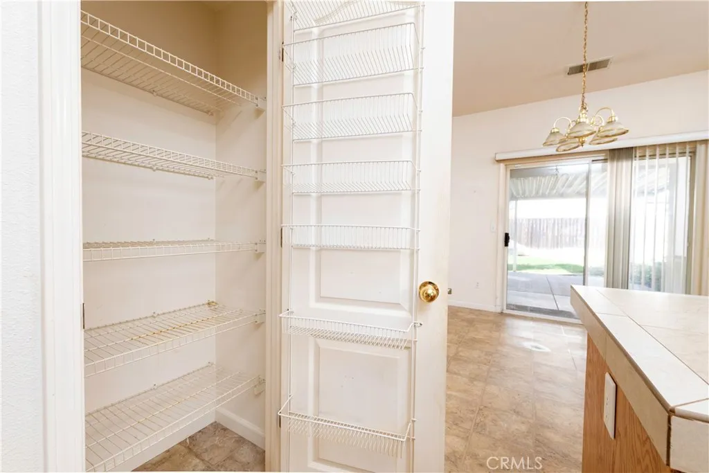 4514 W Oswego, Fresno, California 93722 home-pic-12