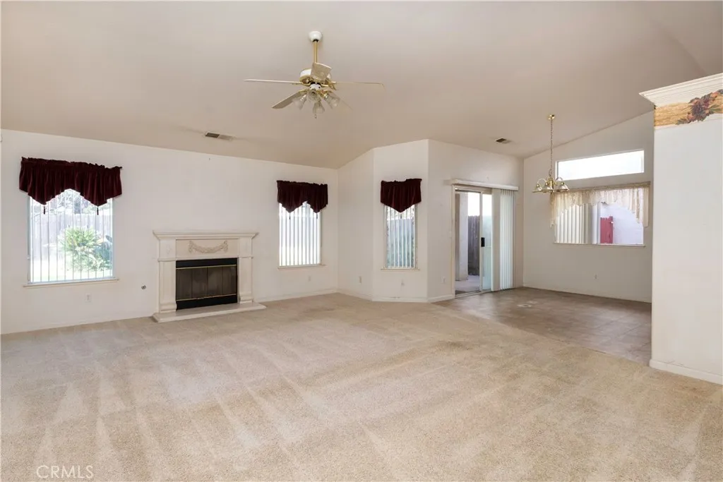 4514 W Oswego, Fresno, California 93722 home-pic-6