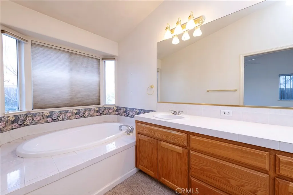 4514 W Oswego, Fresno, California 93722 home-pic-18
