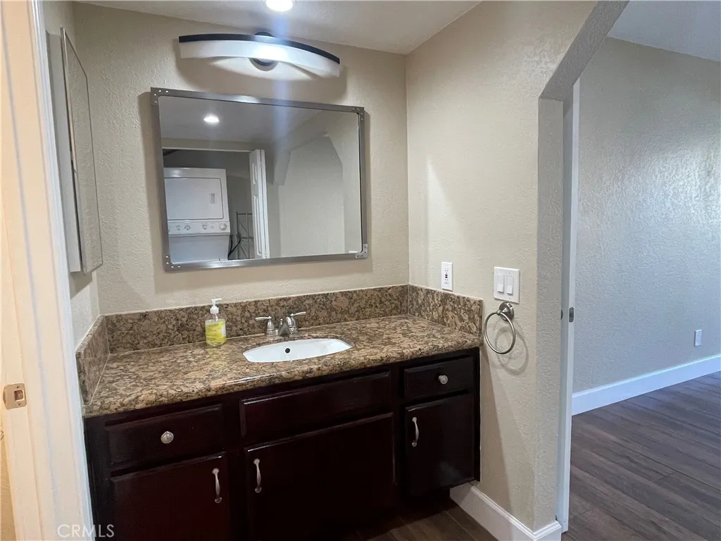 3580 W Sweetbay Court B, Anaheim, California 92804 home-pic-25