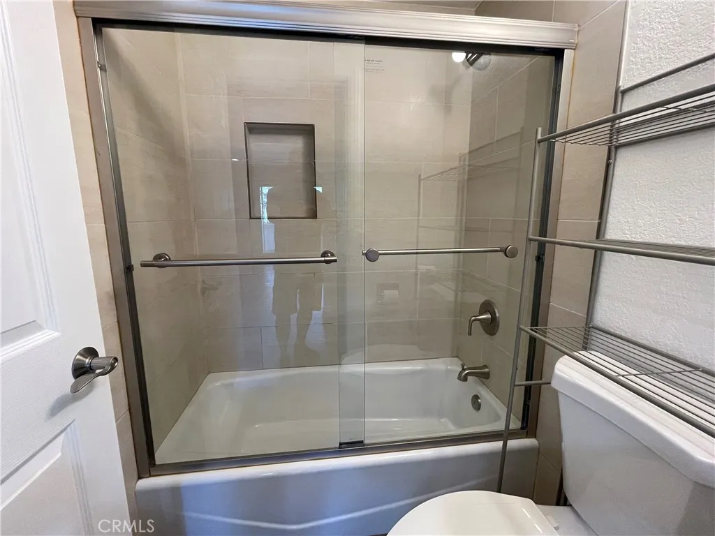 3580 W Sweetbay Court B, Anaheim, California 92804 home-pic-27