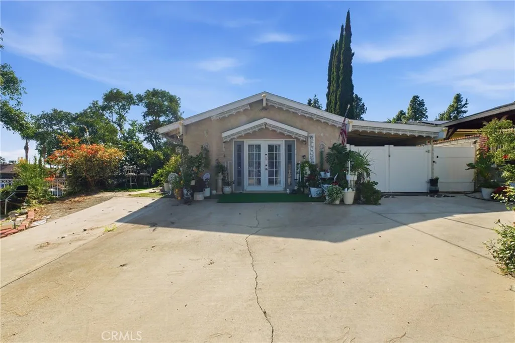 12011 Jouett Street, Sylmar, California 91342 home-pic-4