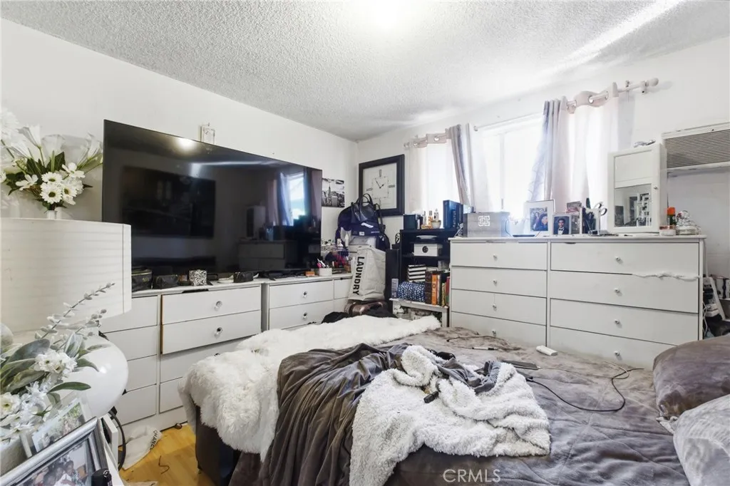 12011 Jouett Street, Sylmar, California 91342 home-pic-14