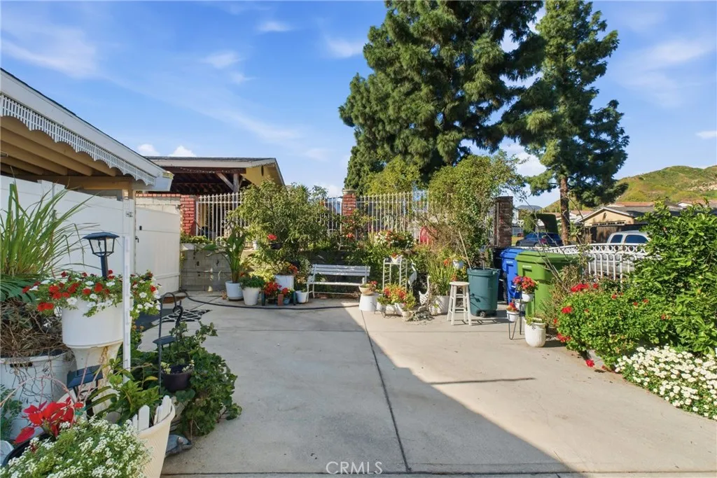 12011 Jouett Street, Sylmar, California 91342 home-pic-24